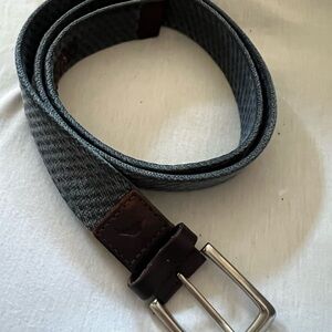 Tommy Bahama Blue and Brown Men's Woven Belt with brown leather. Lg